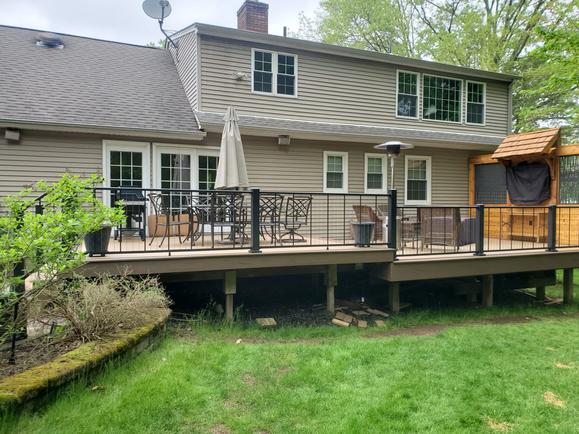 A home’s outdoor lounge