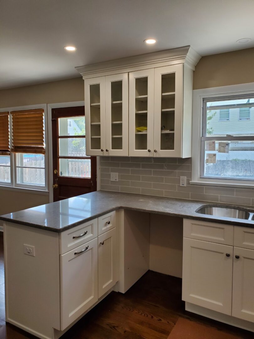 Beautiful spot lights by the cabinets